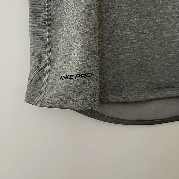 Nike Pro Dri-fit Top Size Medium - Picture 2 of 5